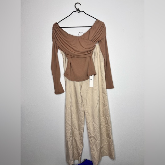 YOZY Women's Solid Off Shoulder Ruched
Tee & Pants Two-piece Set NO BELT - Picture 4 of 9